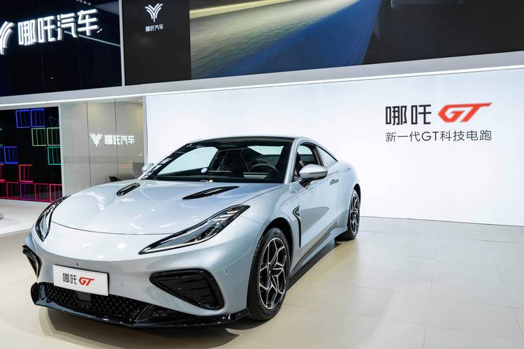 广州白云区亿跃阳企业管理咨询哪吒汽车在智能汽车领域的表现，领途汽车在新能源汽车市场中的影响力